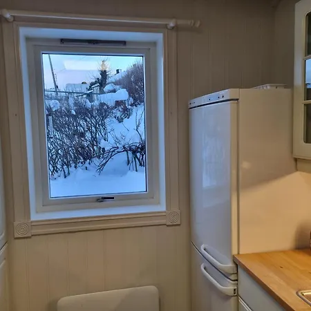 Charming With Convenient Parking In A Cozy Neighborhood Apartment