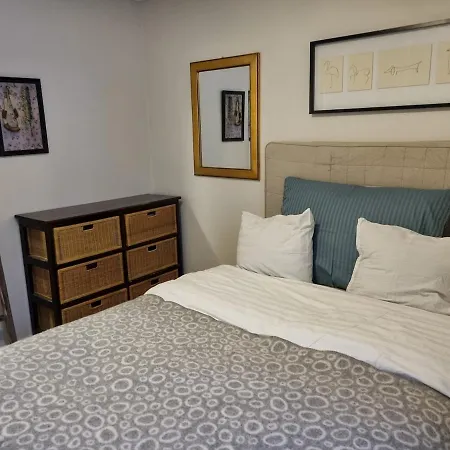 Charming With Convenient Parking In A Cozy Neighborhood טרונדהיים